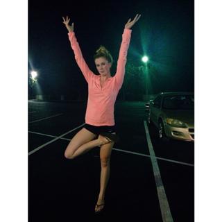 Ireland Baldwin feet photo thumbnail