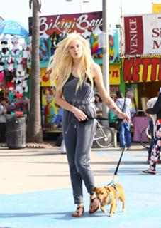 Ireland Baldwin feet photo thumbnail