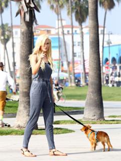 Ireland Baldwin feet photo thumbnail