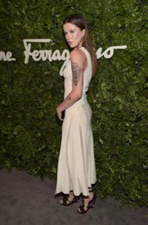 Ireland Baldwin feet photo thumbnail