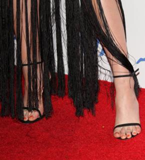 Ireland Baldwin feet photo thumbnail