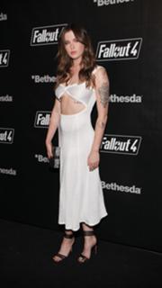 Ireland Baldwin feet photo thumbnail