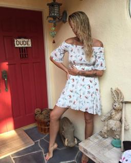 Ireland Baldwin feet photo thumbnail