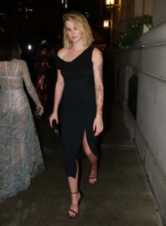 Ireland Baldwin feet photo thumbnail