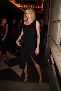 Ireland Baldwin feet photo thumbnail