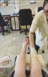 Ireland Baldwin feet photo thumbnail