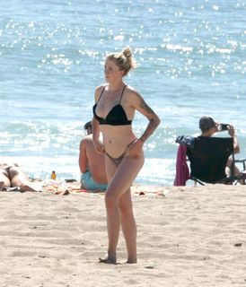 Ireland Baldwin feet photo thumbnail