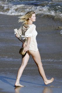 Ireland Baldwin feet photo thumbnail