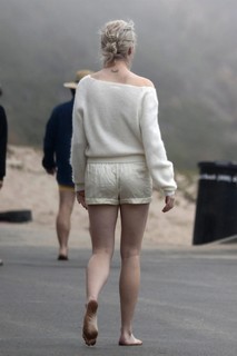 Ireland Baldwin feet photo thumbnail