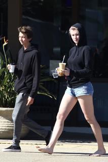 Ireland Baldwin feet photo thumbnail