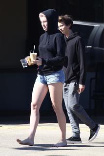 Ireland Baldwin feet photo thumbnail