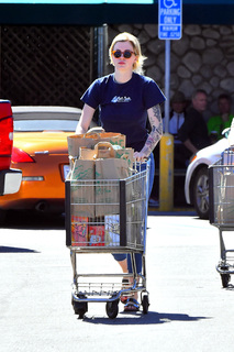 Ireland Baldwin feet photo thumbnail