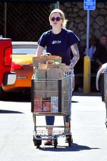 Ireland Baldwin feet photo thumbnail