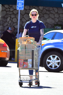 Ireland Baldwin feet photo thumbnail