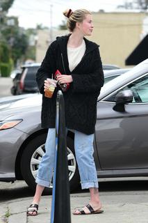 Ireland Baldwin feet photo thumbnail