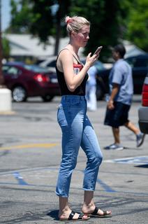 Ireland Baldwin feet photo thumbnail