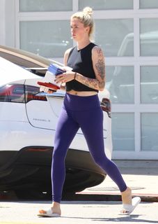Ireland Baldwin feet photo thumbnail