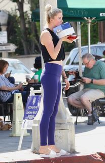 Ireland Baldwin feet photo thumbnail