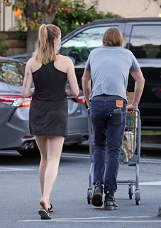 Ireland Baldwin feet photo thumbnail