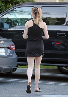 Ireland Baldwin feet photo thumbnail