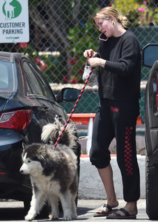 Ireland Baldwin feet photo thumbnail