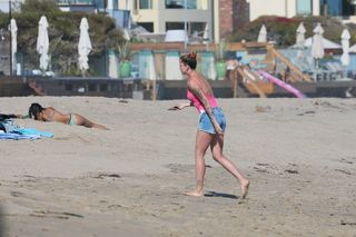 Ireland Baldwin feet photo thumbnail