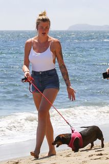 Ireland Baldwin feet photo thumbnail