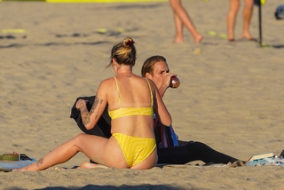 Ireland Baldwin feet photo thumbnail