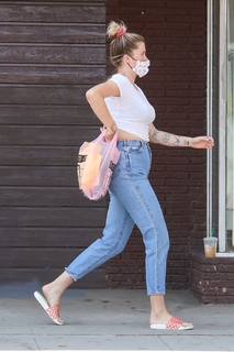 Ireland Baldwin feet photo thumbnail