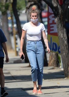 Ireland Baldwin feet photo thumbnail