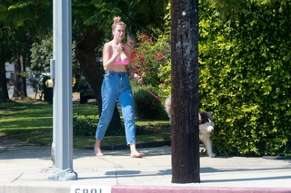 Ireland Baldwin feet photo thumbnail