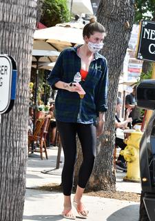 Ireland Baldwin feet photo thumbnail