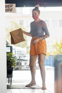 Ireland Baldwin feet photo thumbnail