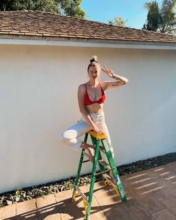 Ireland Baldwin feet photo thumbnail