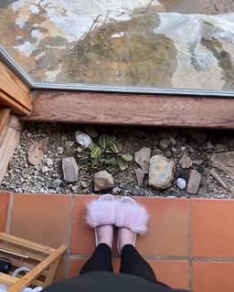 Ireland Baldwin feet photo thumbnail