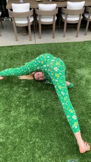 Ireland Baldwin feet photo thumbnail