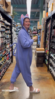 Ireland Baldwin feet photo thumbnail