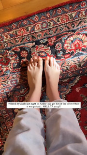 Ireland Baldwin feet photo thumbnail