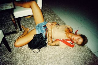 Ireland Baldwin feet photo thumbnail