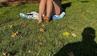 Ireland Baldwin feet photo 3