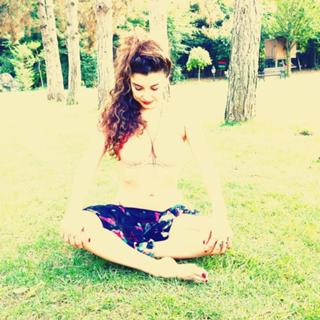 Irem Altug feet photo 6
