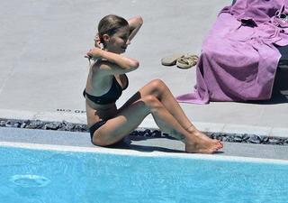 Irem Derici feet photo 16