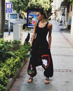 Irem Derici feet photo 7