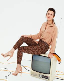 Irem Helvacioglu feet photo 3