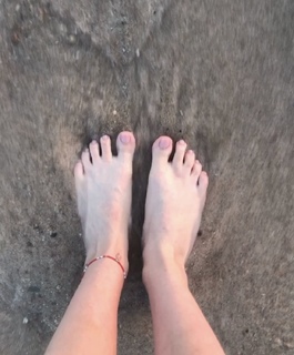 Irem Helvacioglu feet photo 8