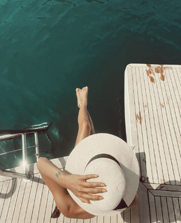 Irem Helvacioglu feet photo 8