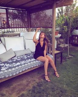 Irem Sak feet photo thumbnail