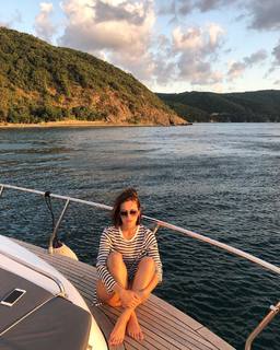 Irem Sak feet photo thumbnail