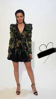 Irem Sak feet photo thumbnail