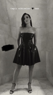 Irem Sak feet photo thumbnail